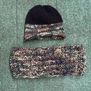 Beanie & neck scarf set